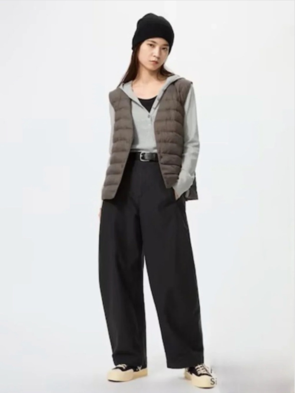 NWT - Uniqlo Jersey Barrel Pants - Black